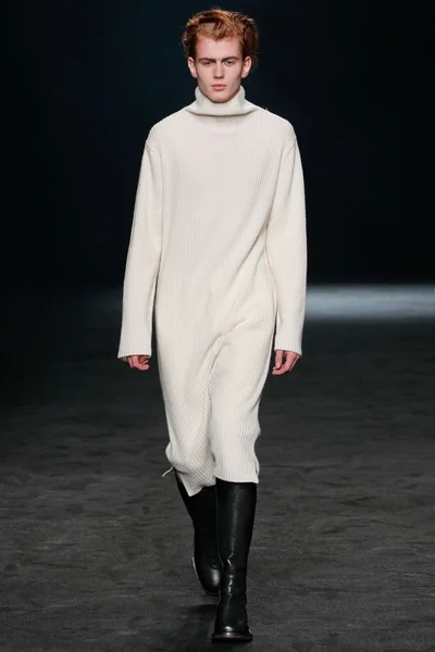 Look 11